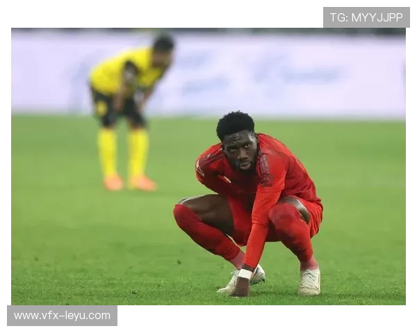 阿方索·戴维斯右膝前交叉韧带撕裂，拜仁左后卫赛季报销